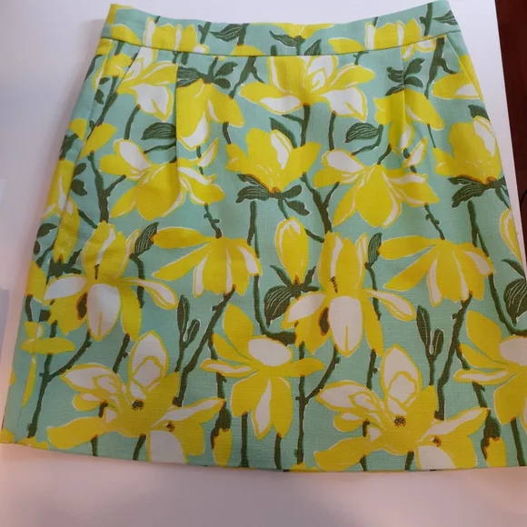J.‎ Crew Pistachio and Lemon Floral Mini Skirt - Picture 3 of 8